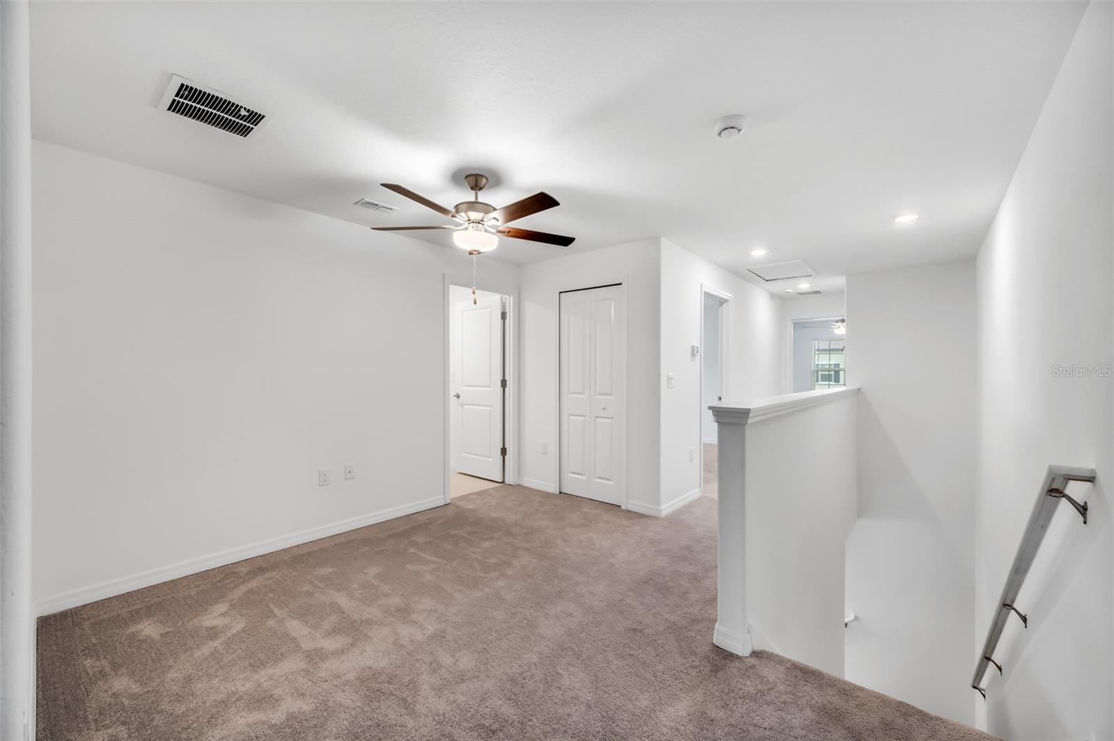 TOWNES/VERIDIAN - Residential Lease