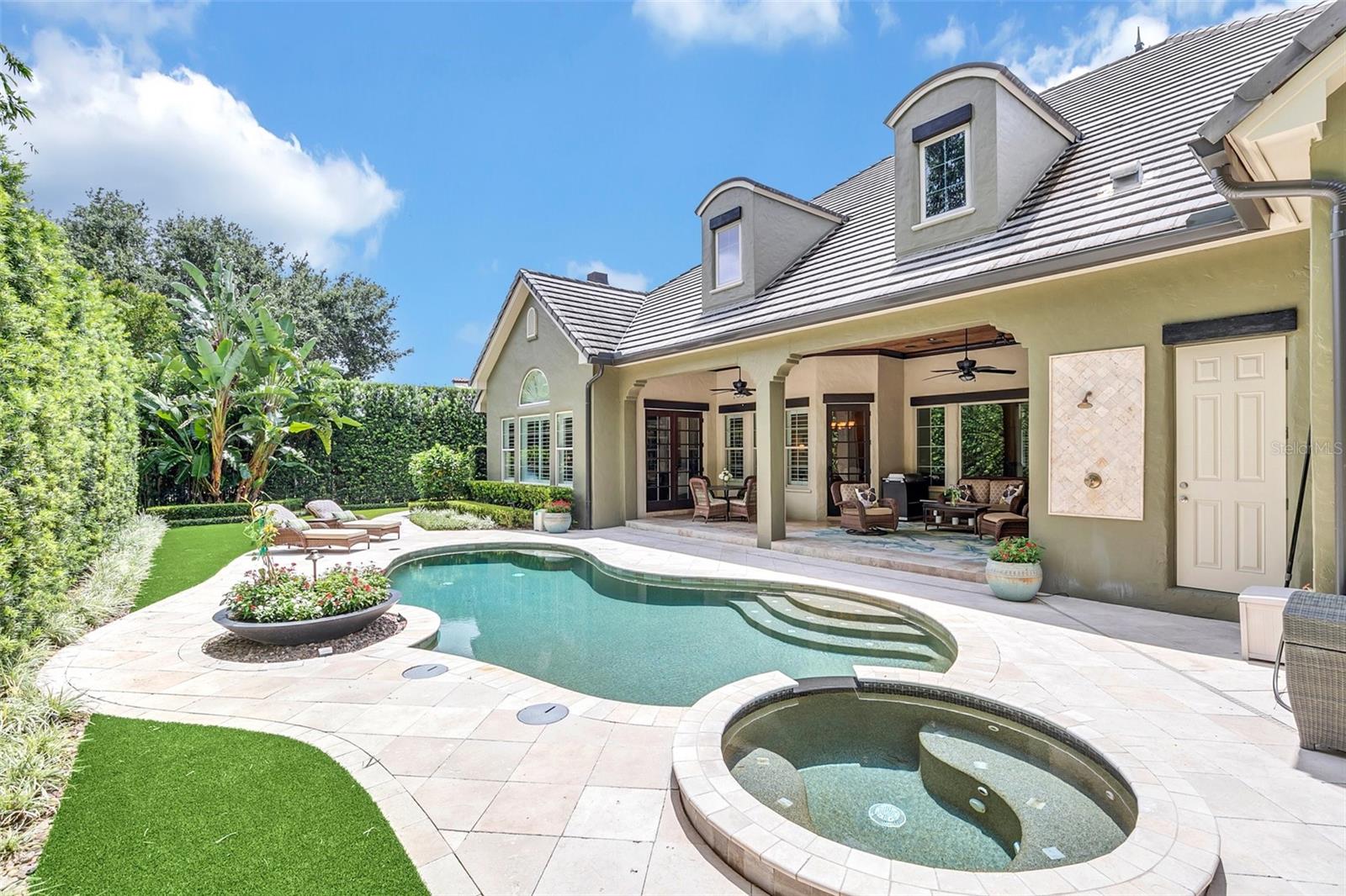 WINDSONG - Residential