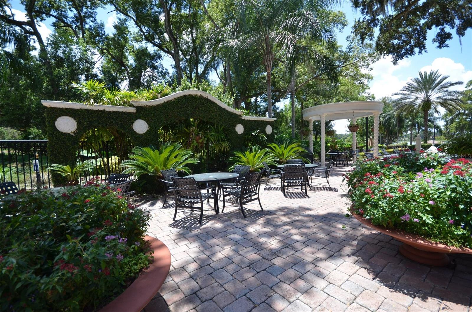 WINDSONG - Residential