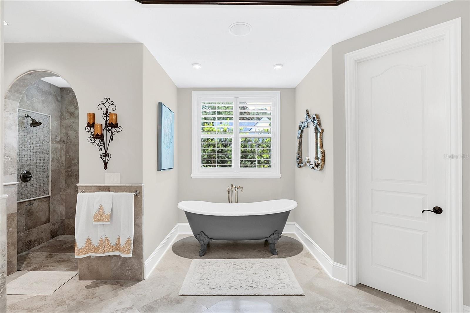 WINDSONG - Residential