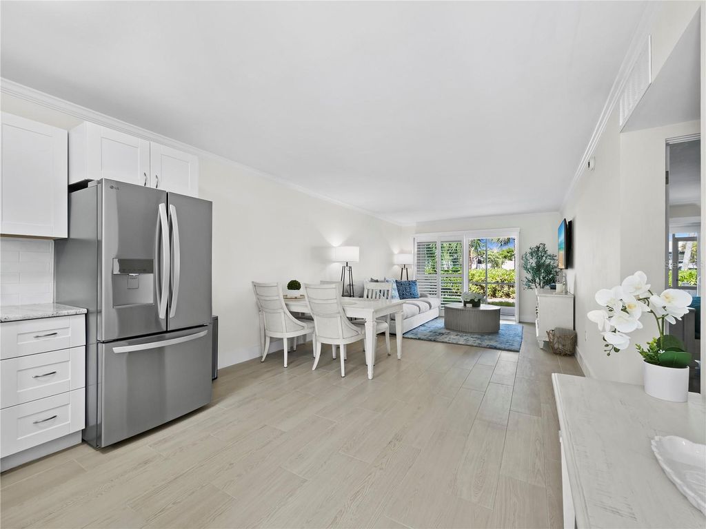 Photo of 2850 Gulf Of Mexico Dr #5, Longboat Key, FL 34228 (MLS # A4660349)