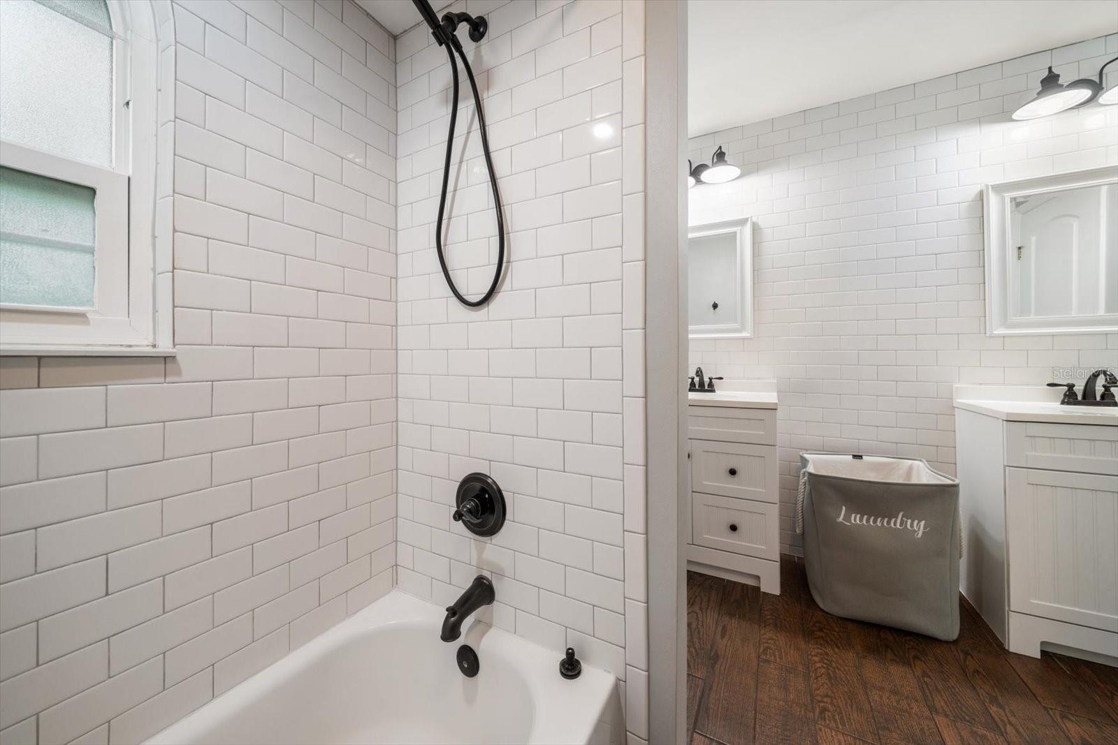 WINDTREE OAKS - Residential