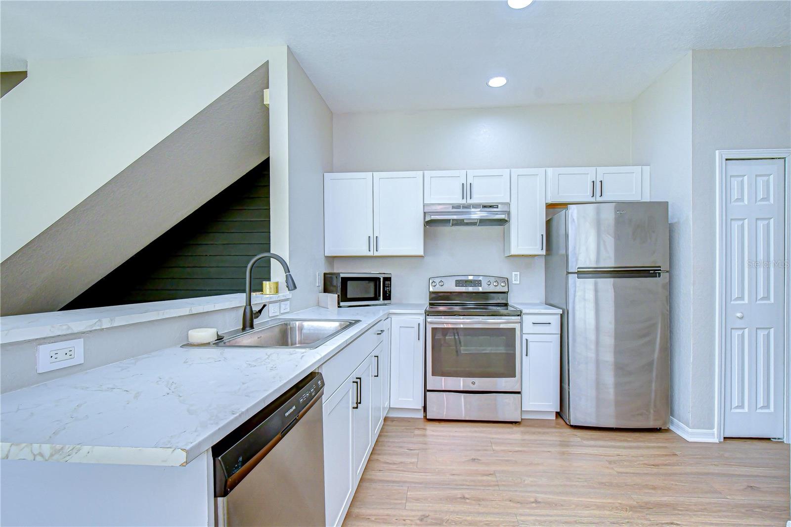 RIVERCREST TWNHMS WEST PHAS - Residential