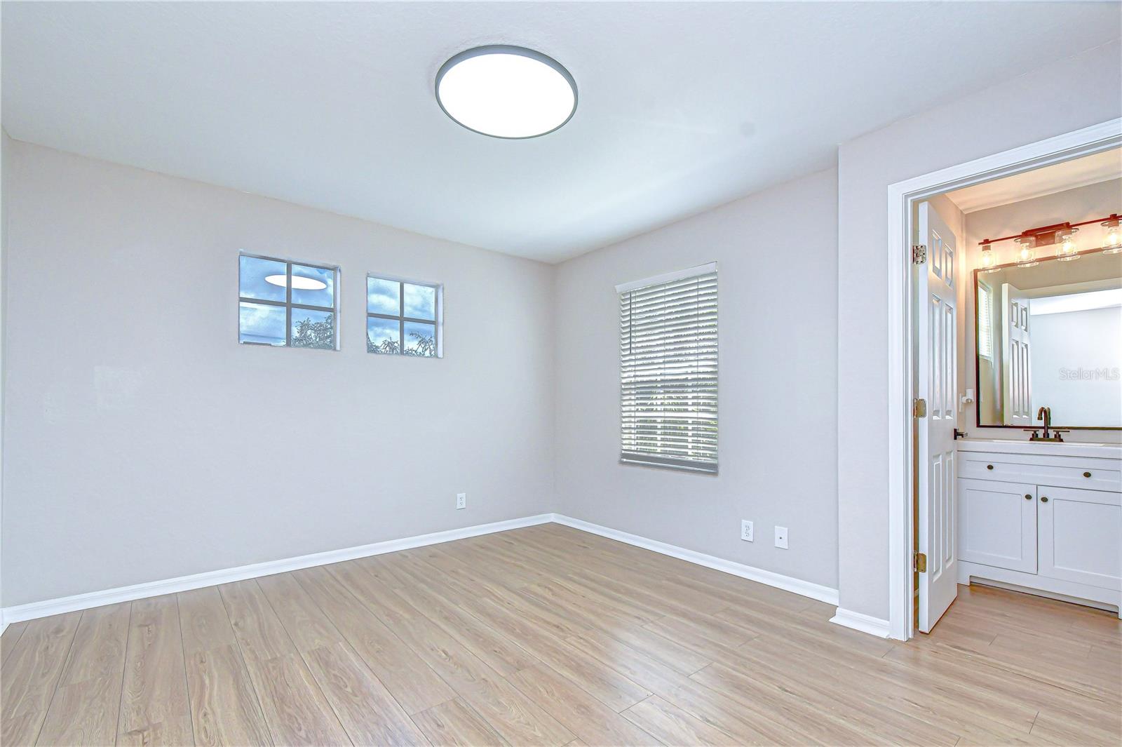 RIVERCREST TWNHMS WEST PHAS - Residential