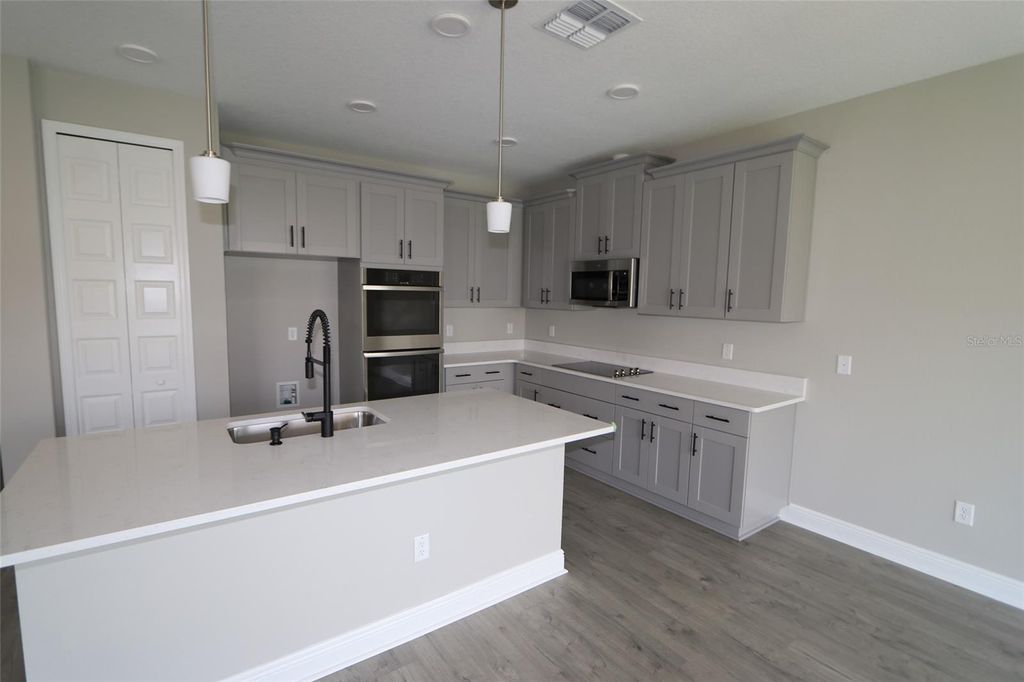 Photo of 7273 NOTCHED PINE BEND, WESLEY CHAPEL, FL 33545 (MLS # T3433984)