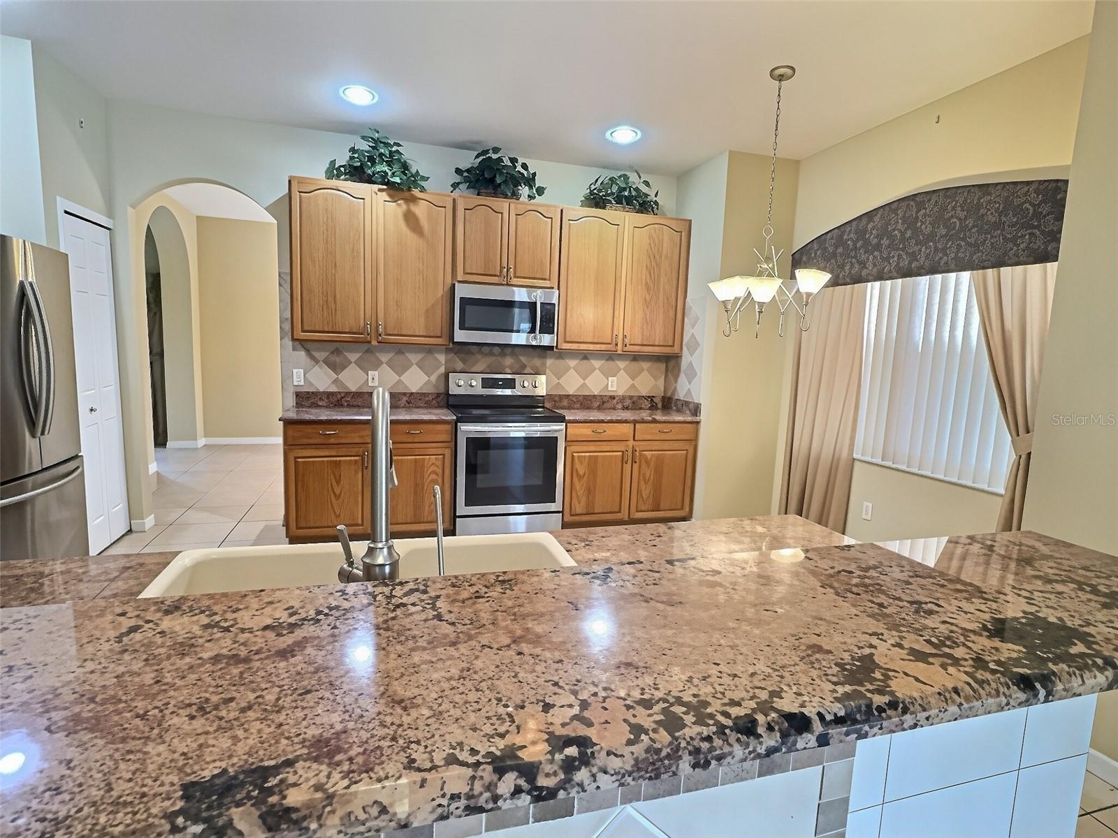 2414 HURON CIRCLE