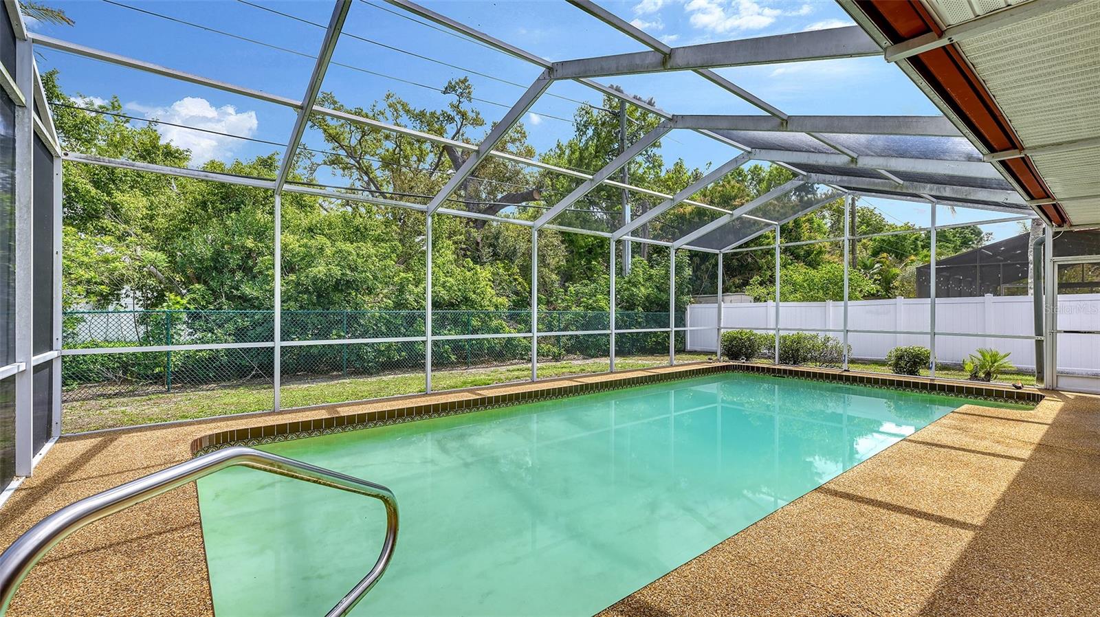 FOREST LAKES - Residential