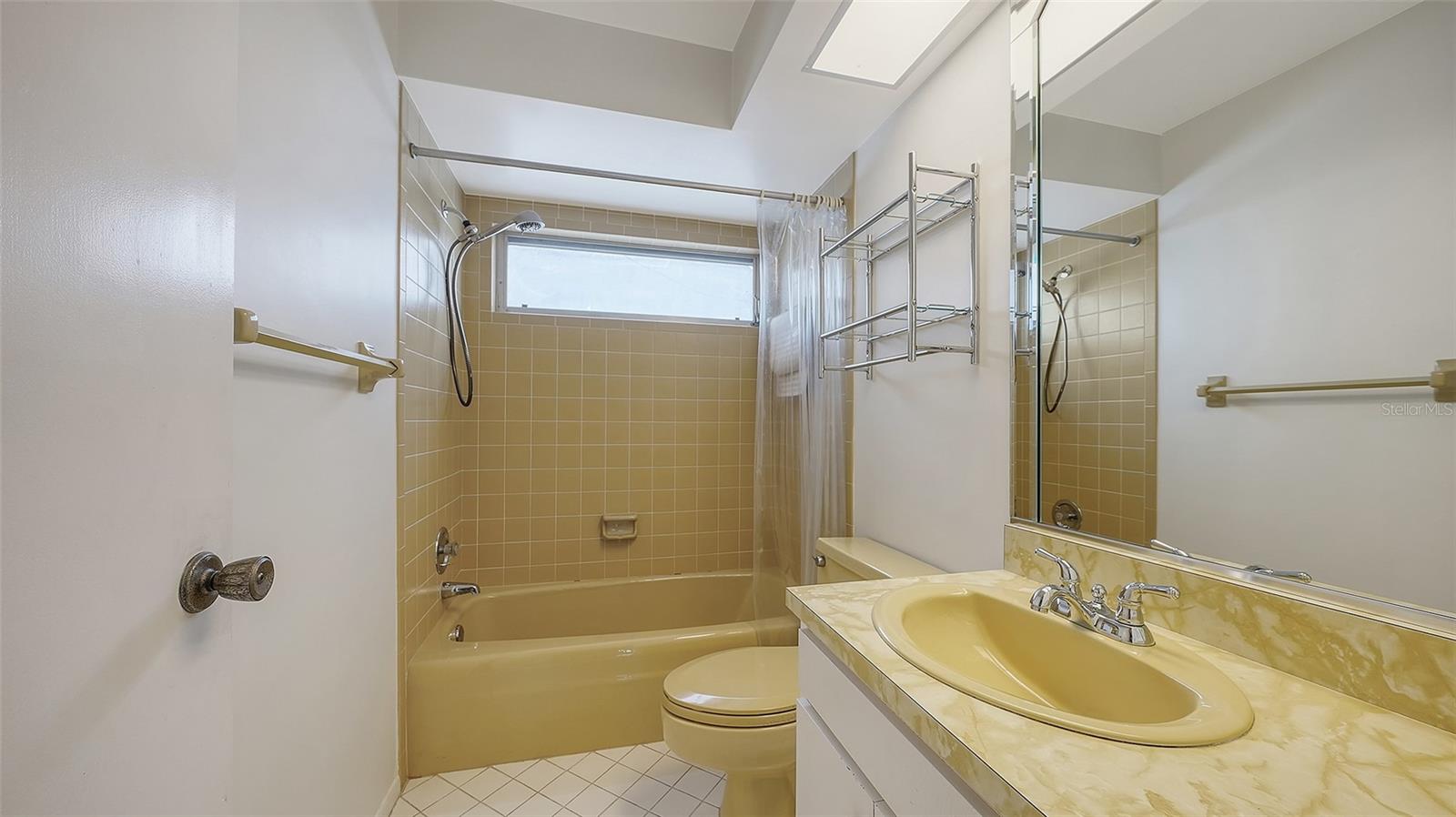 FOREST LAKES - Residential