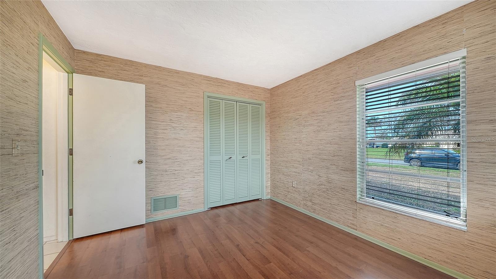 FOREST LAKES - Residential