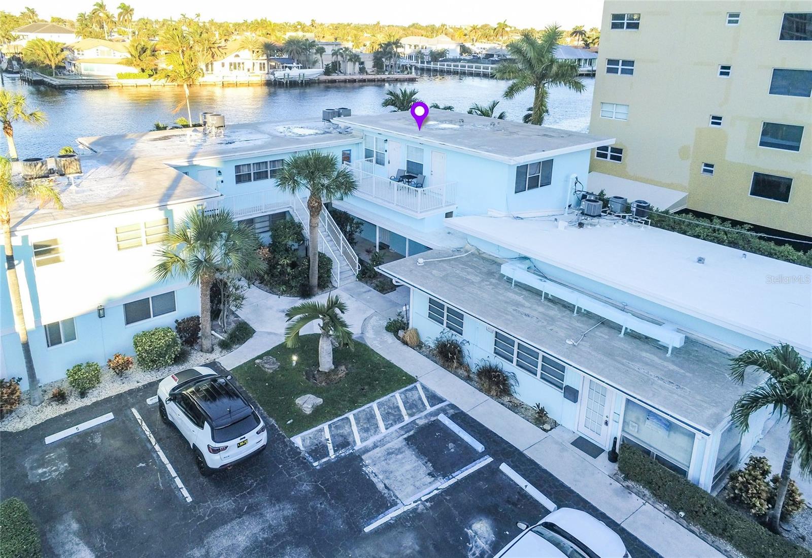605 N RIVERSIDE DRIVE 10