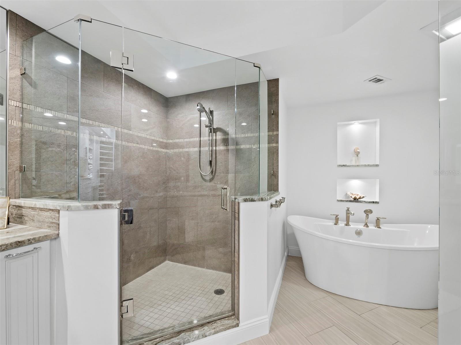 SANCTUARY IV  LONGBOAT KEY - Residential