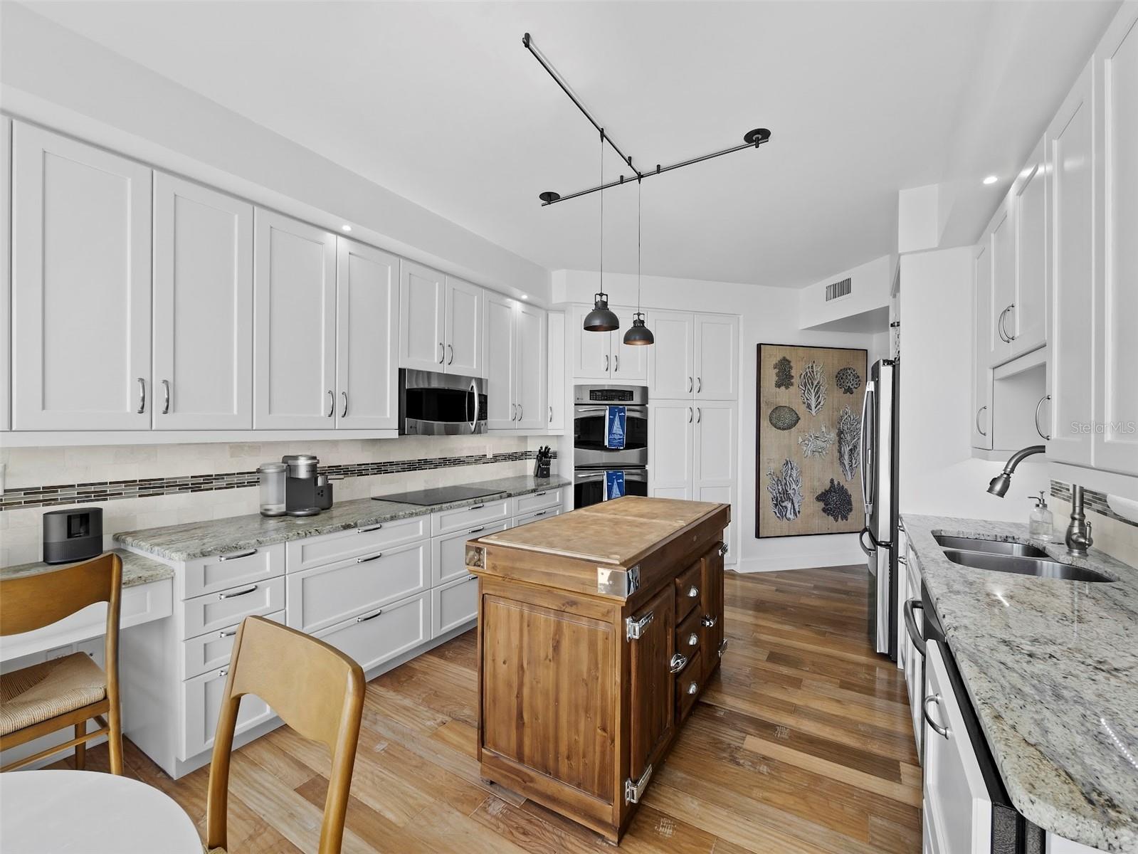 SANCTUARY IV  LONGBOAT KEY - Residential