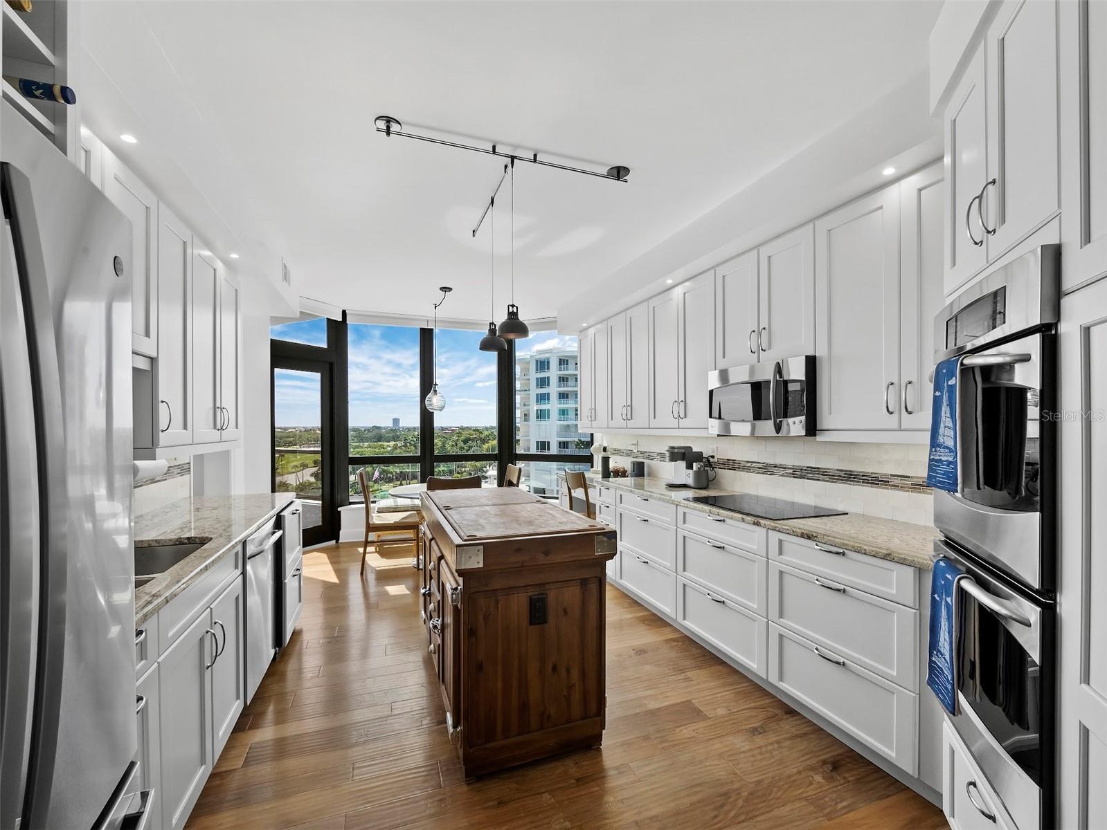 SANCTUARY IV  LONGBOAT KEY - Residential