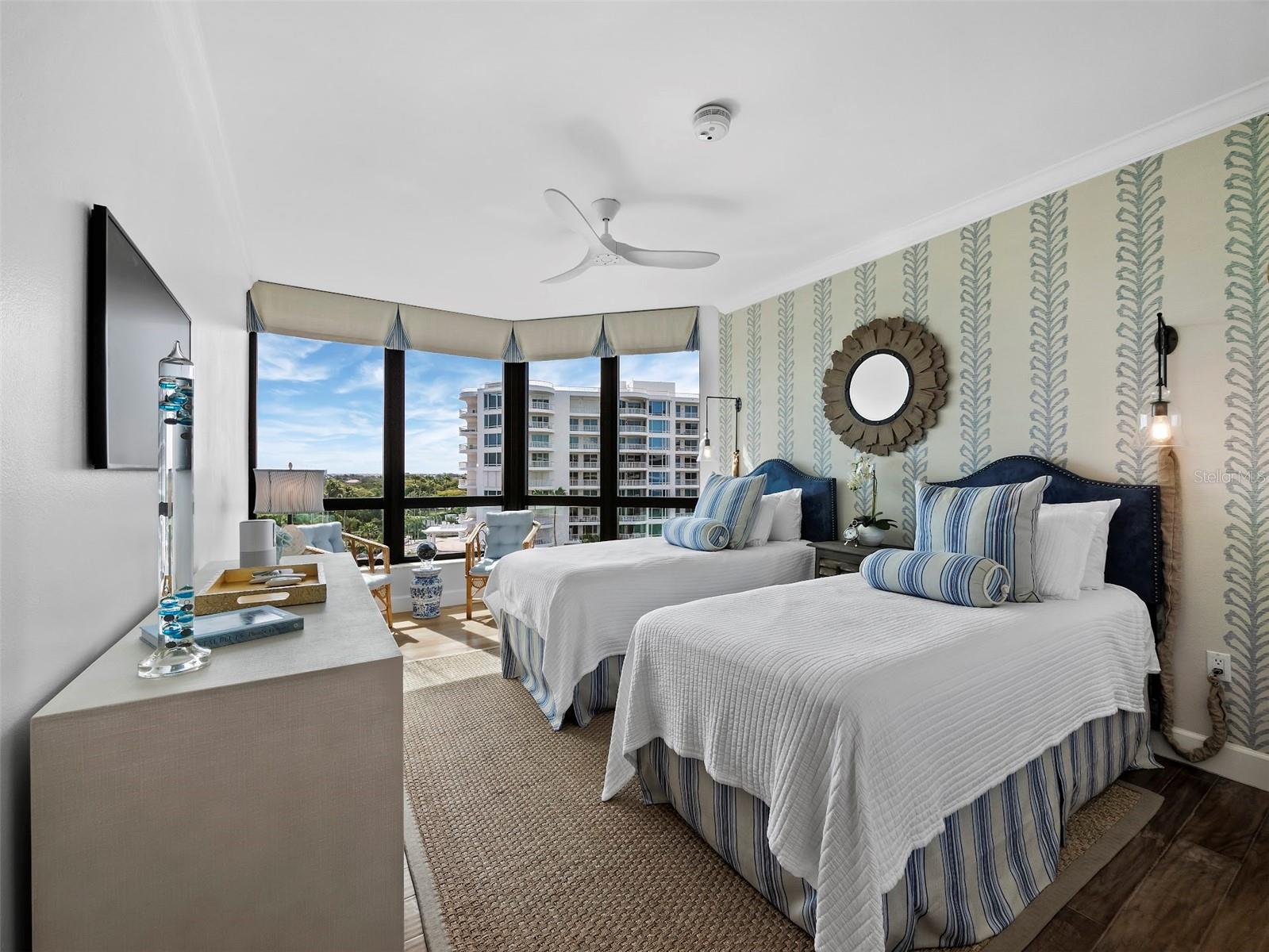 SANCTUARY IV  LONGBOAT KEY - Residential