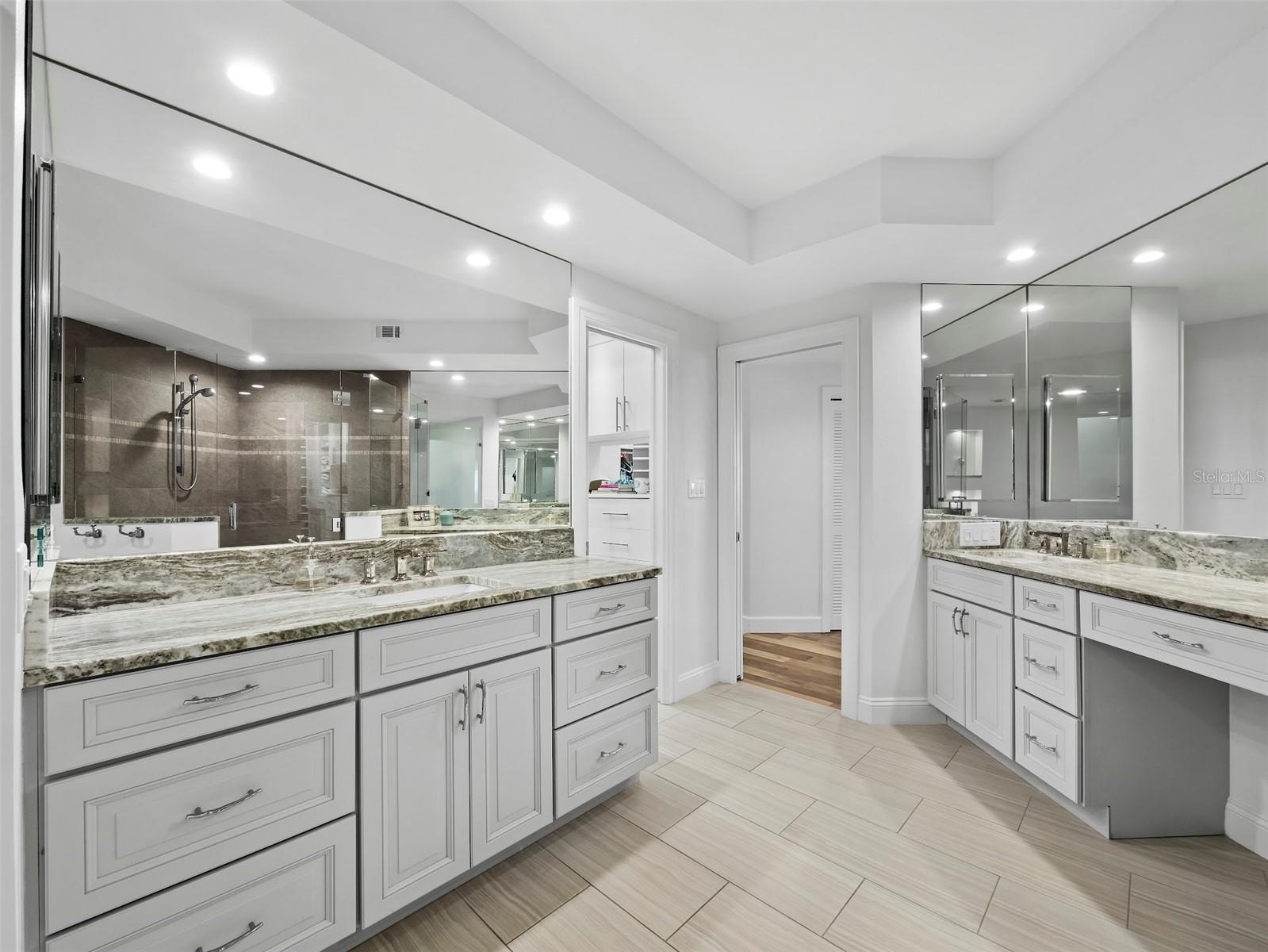 SANCTUARY IV  LONGBOAT KEY - Residential