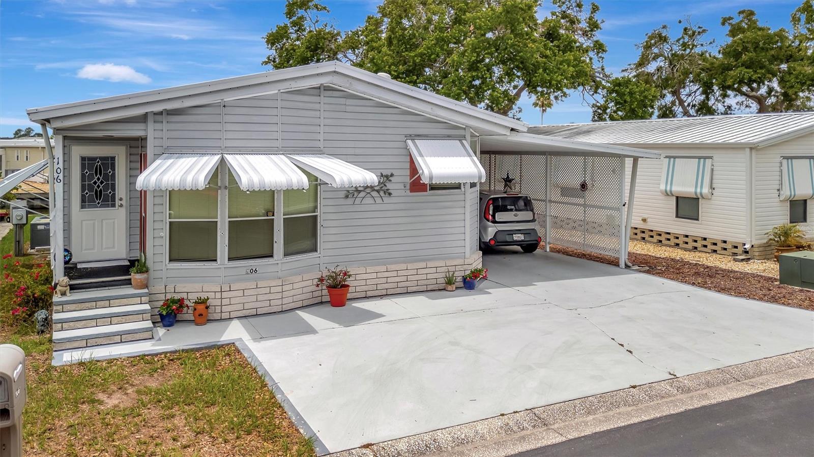 106 N SAINT GEORGE CIRCLE
