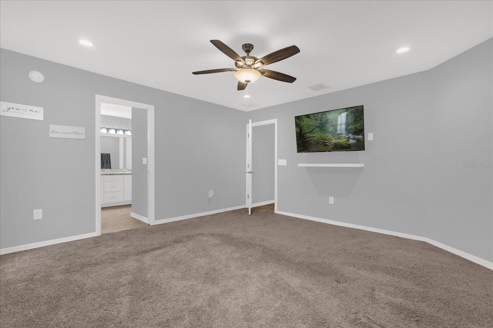 BREAKWATER COVE - Residential Lease