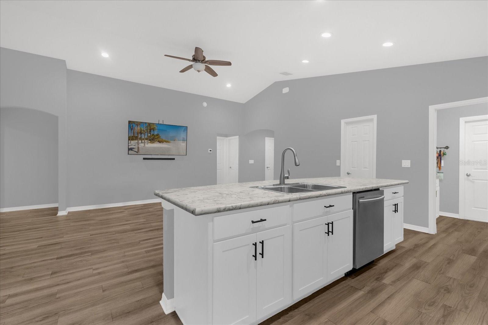 BREAKWATER COVE - Residential Lease