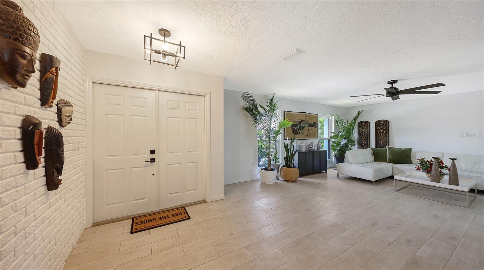 589 COMMONWEALTH LANE