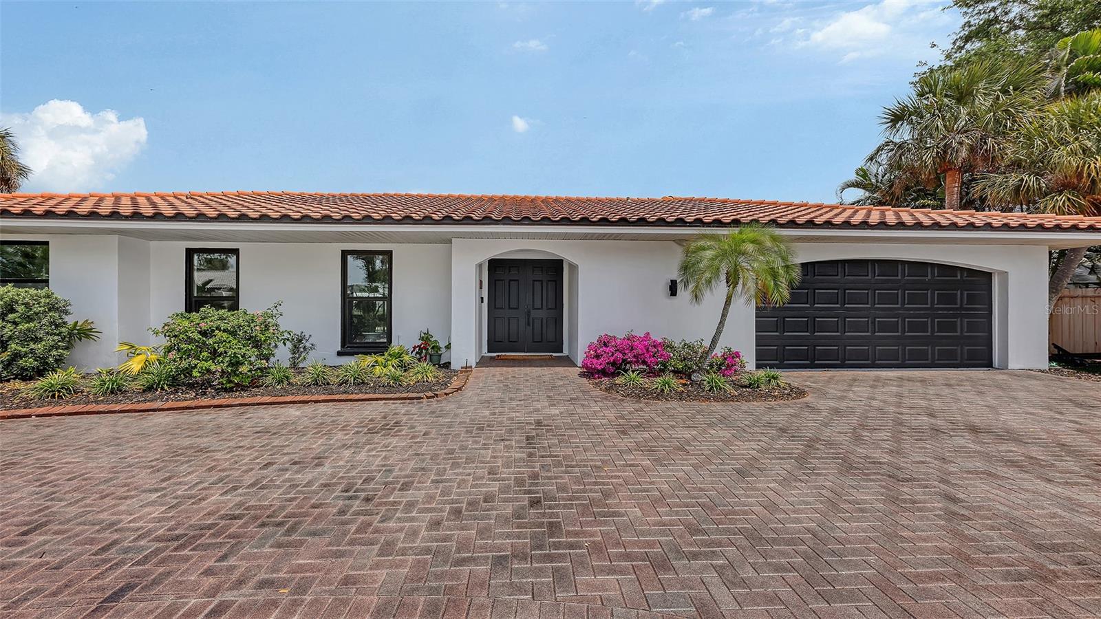 589 COMMONWEALTH LANE