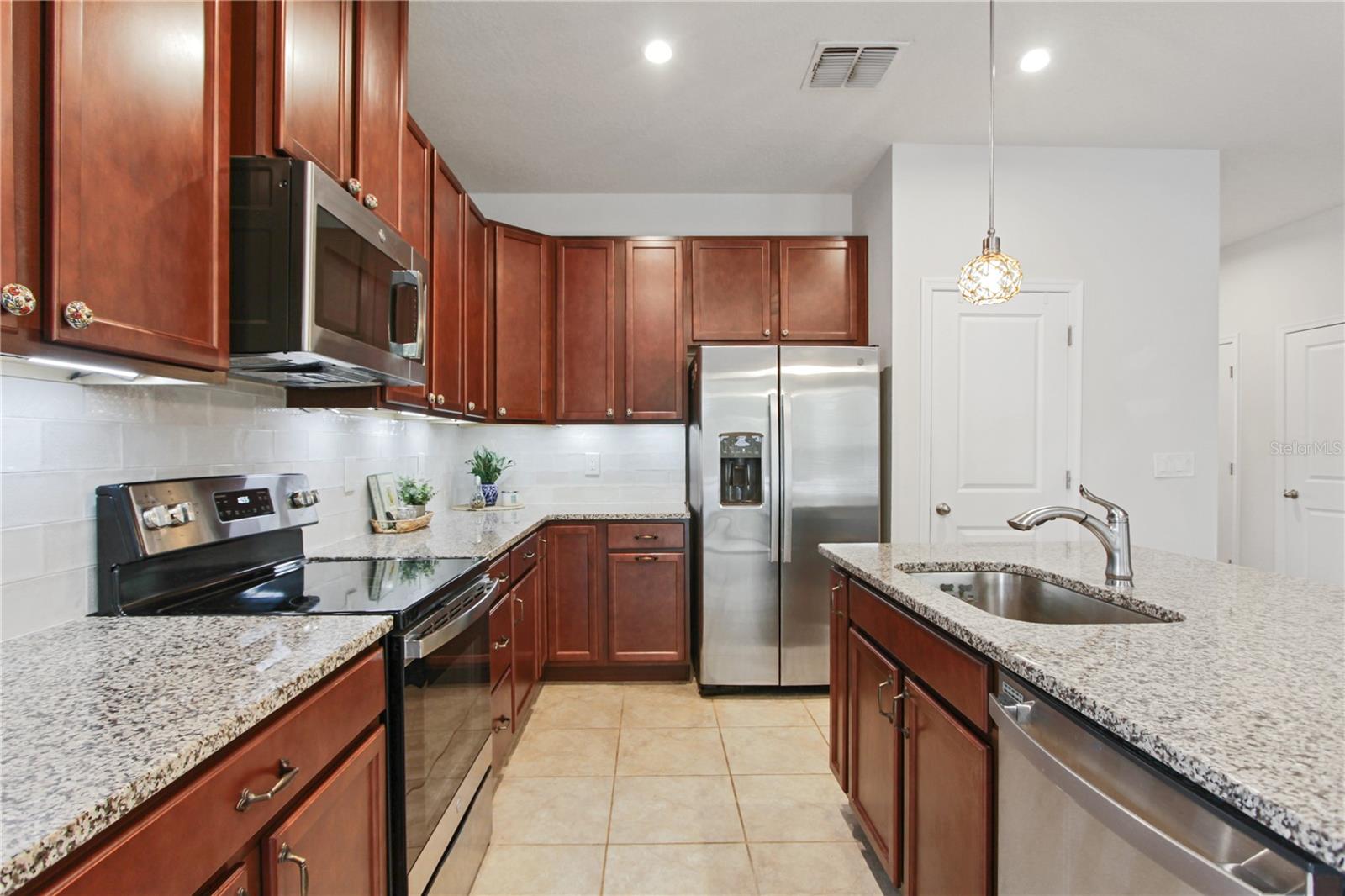 DORA LANDINGS - Residential