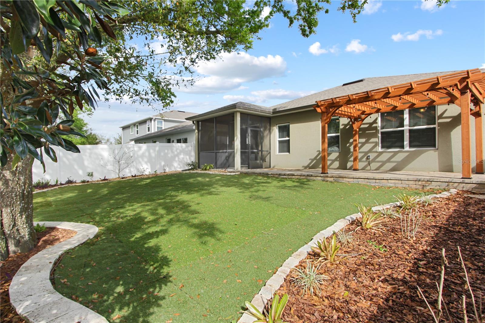 DORA LANDINGS - Residential