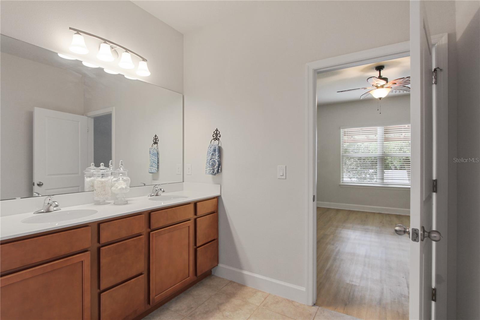 DORA LANDINGS - Residential