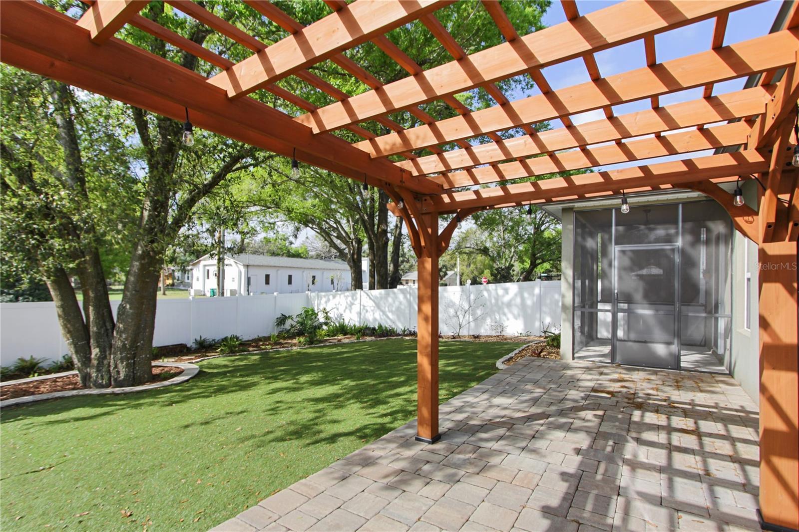 DORA LANDINGS - Residential