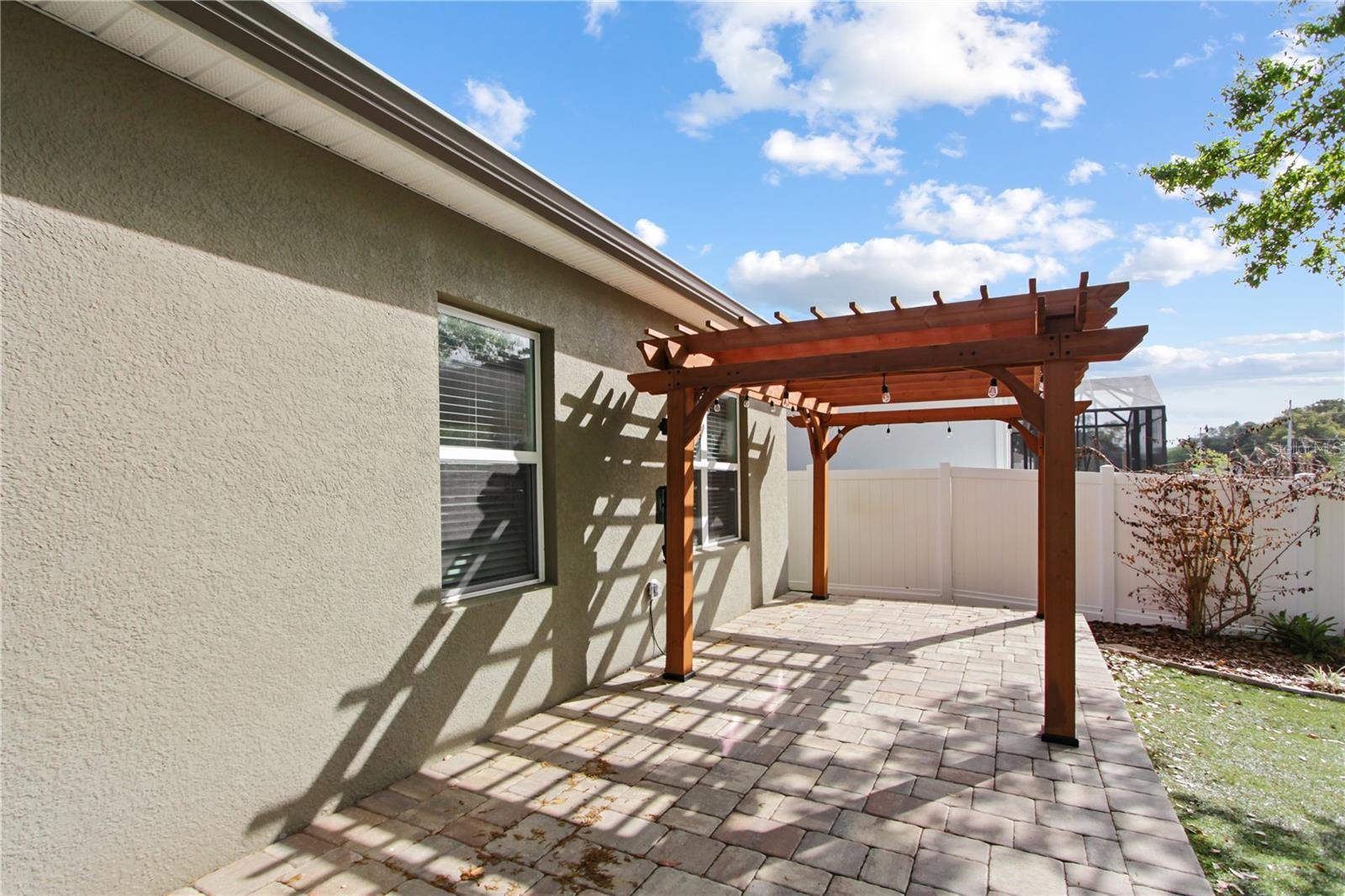 DORA LANDINGS - Residential