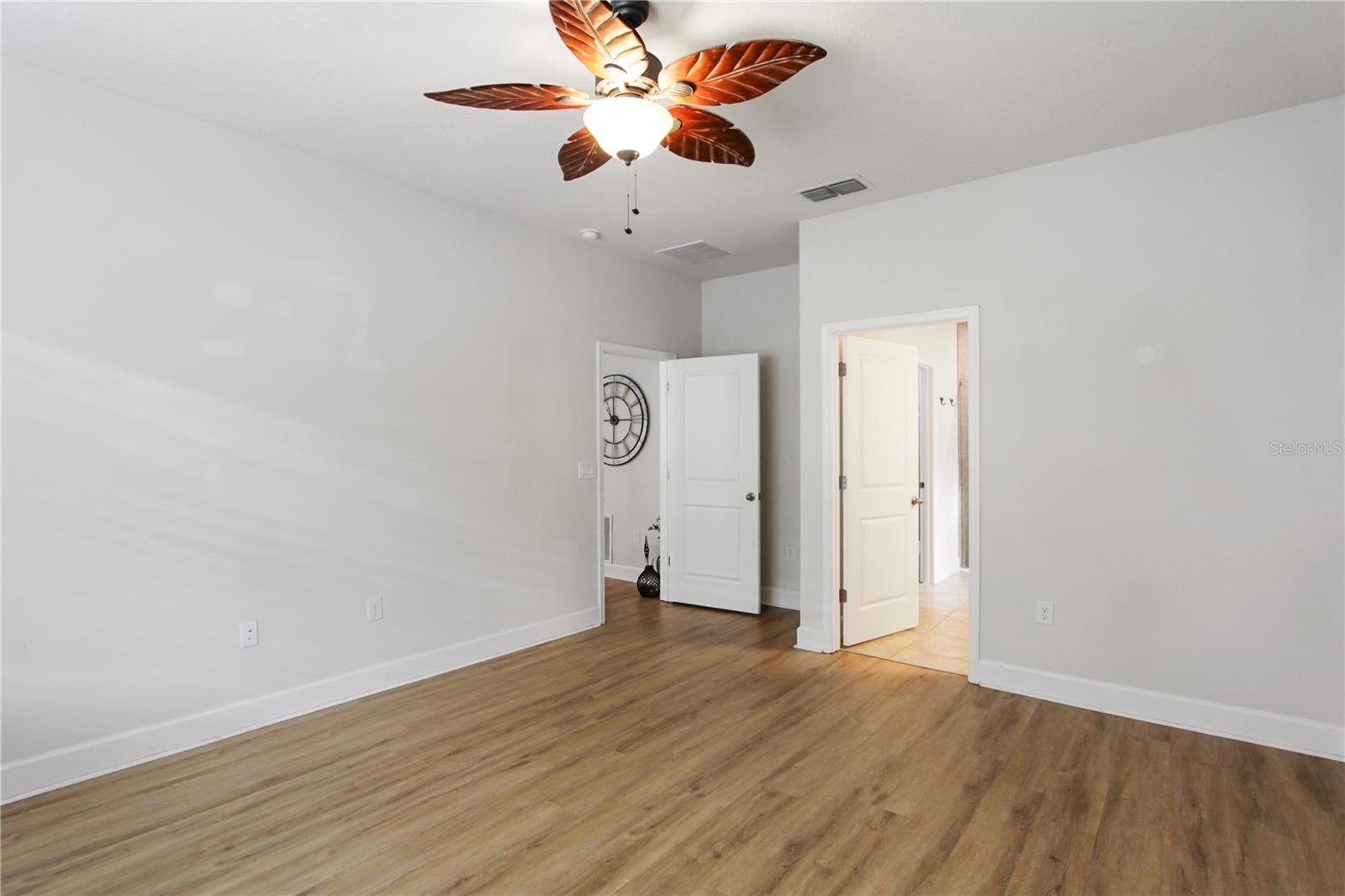 DORA LANDINGS - Residential