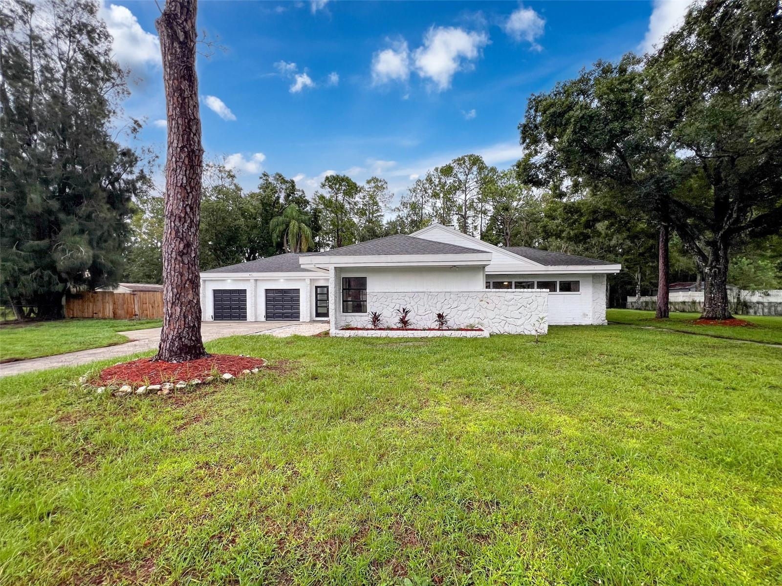 1566 WOODFIELD COURT