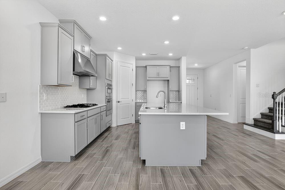 831 JUNONIA BOULEVARD