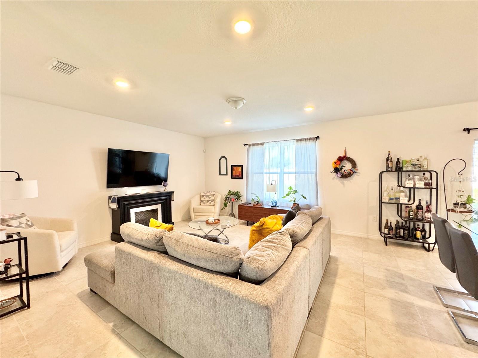 557 PINE TREE BOULEVARD