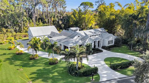 Tiny photo for 801 Lakeshore Drive, Eustis, FL 32726 (MLS # G5104487)