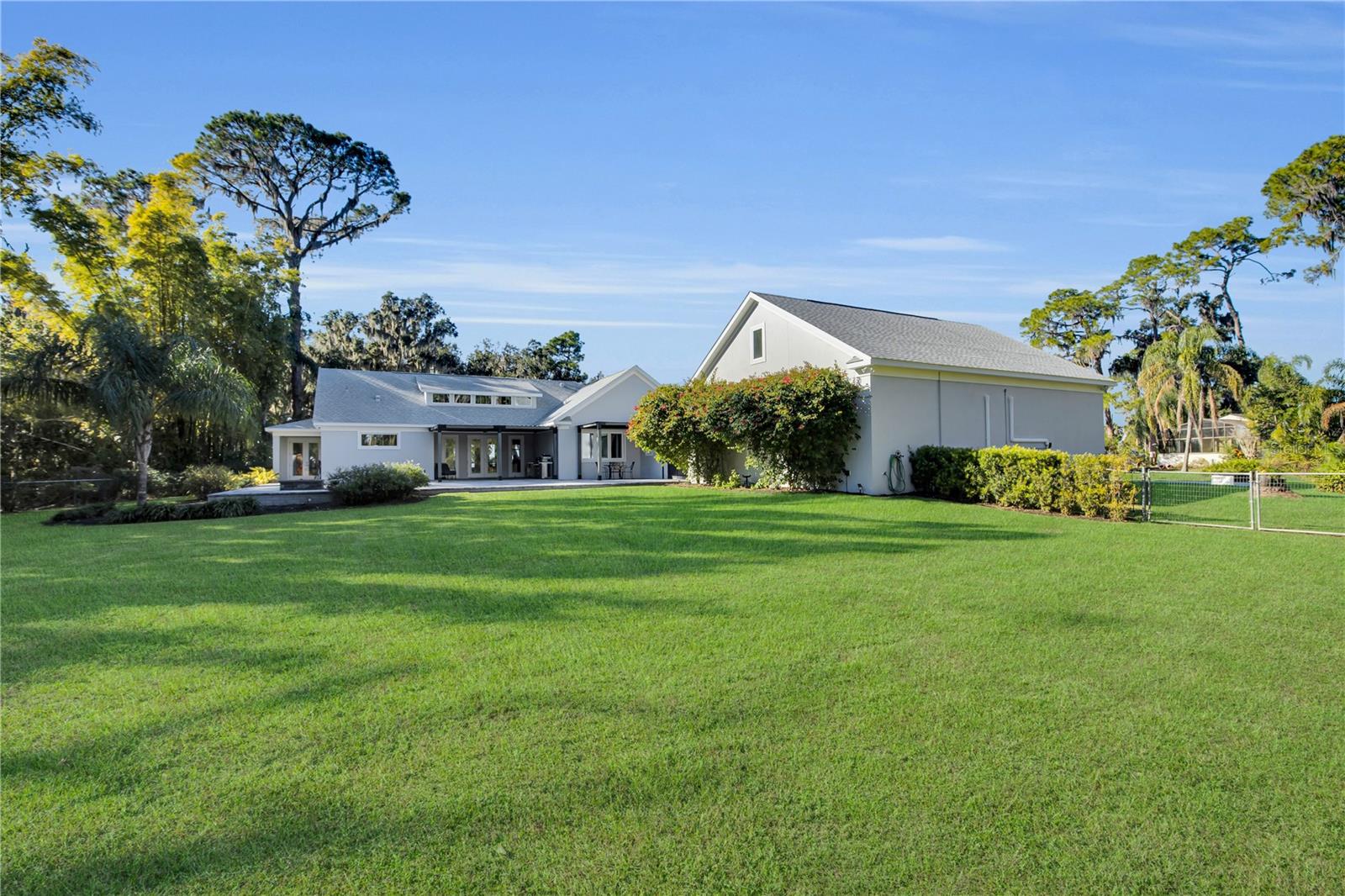 EUSTIS LAKE EUSTIS PLACE - Residential