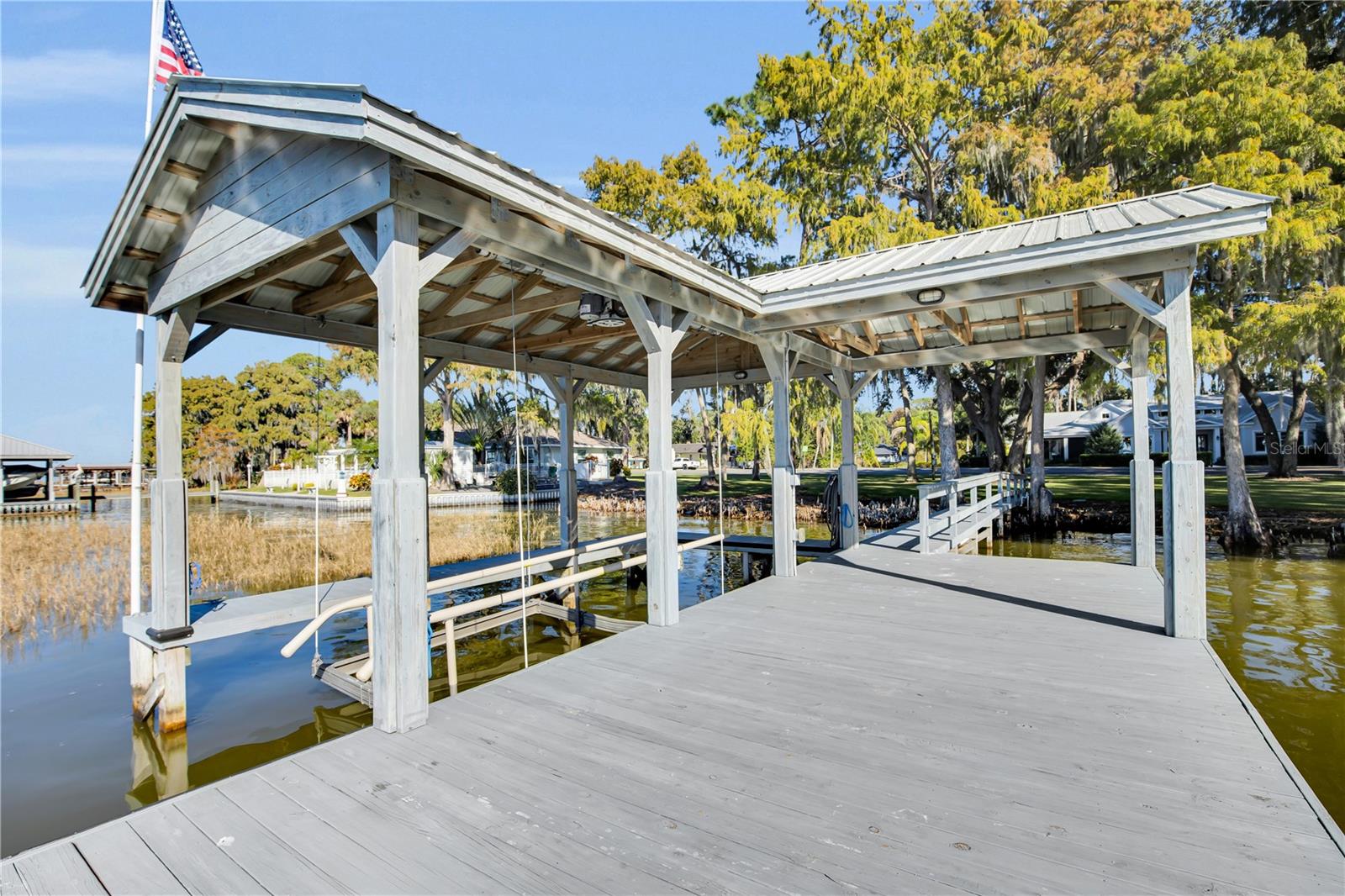 EUSTIS LAKE EUSTIS PLACE - Residential