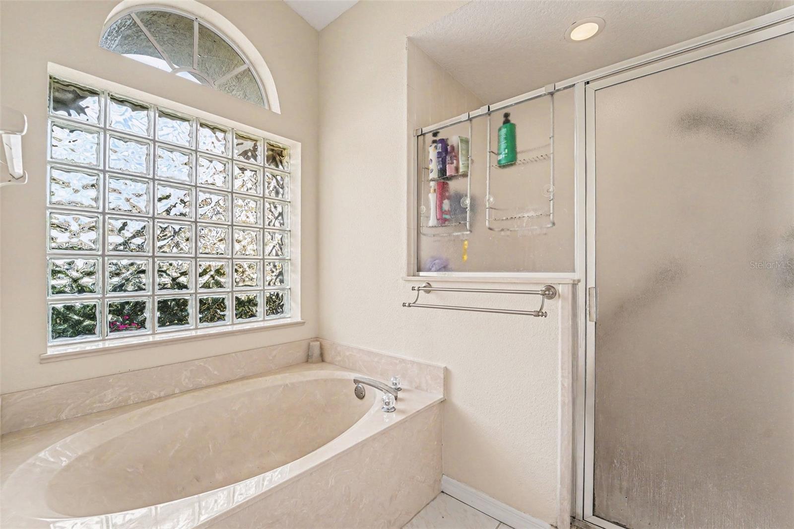 CYPRESS LAKES - Residential