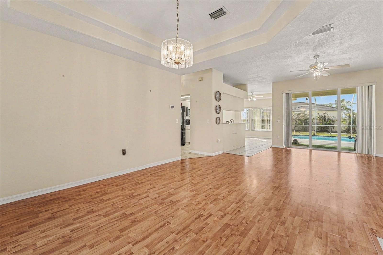 CYPRESS LAKES - Residential
