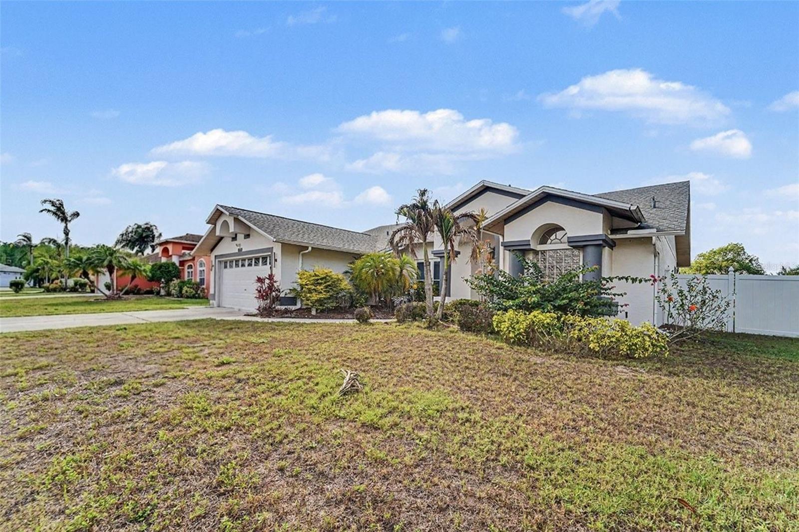 CYPRESS LAKES - Residential