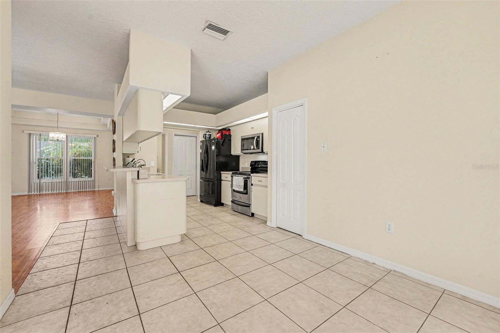 CYPRESS LAKES - Residential