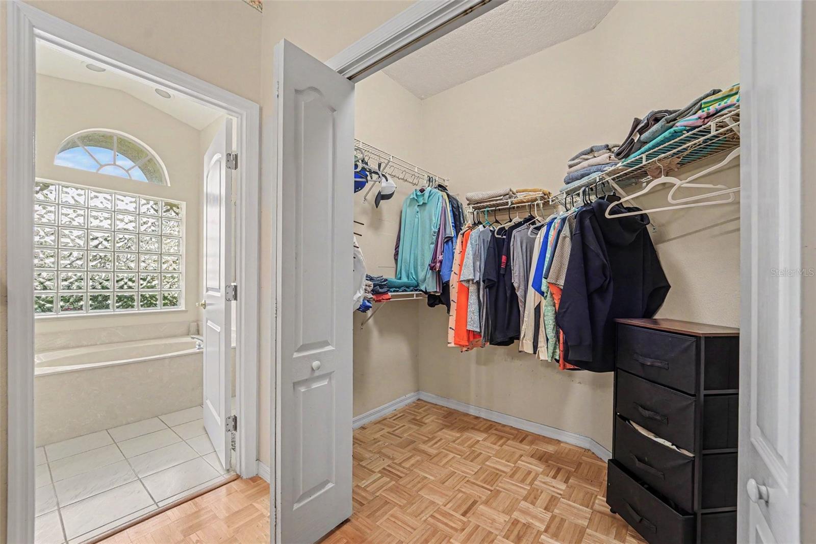 CYPRESS LAKES - Residential