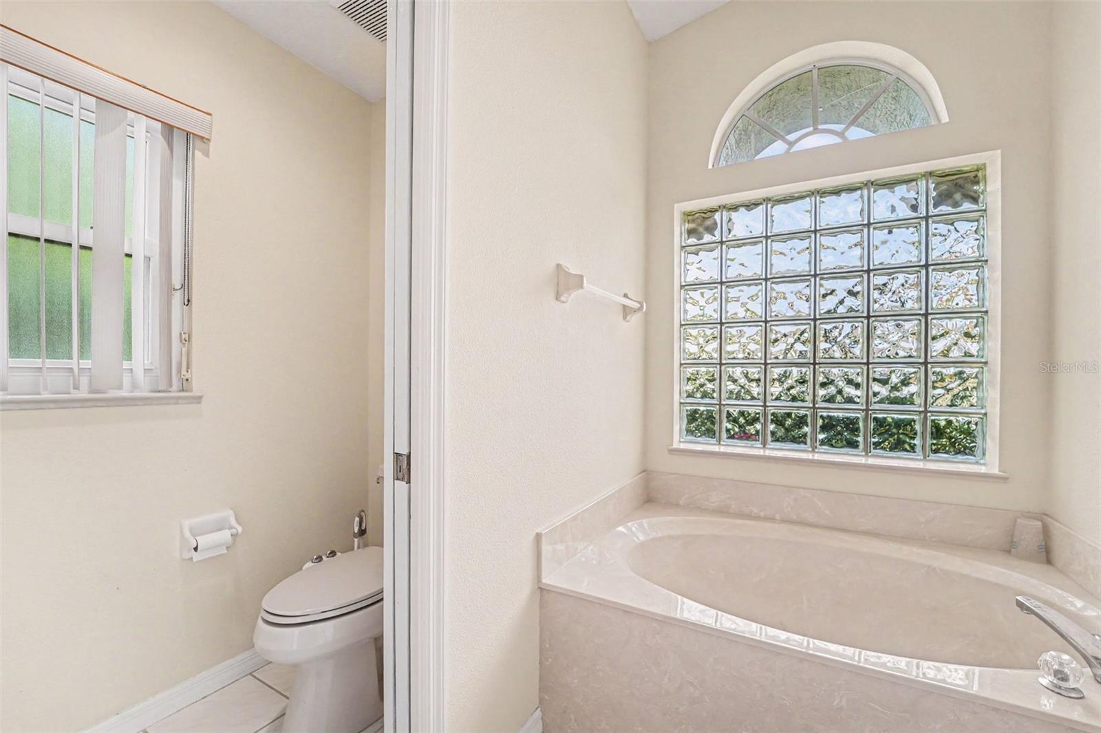 CYPRESS LAKES - Residential