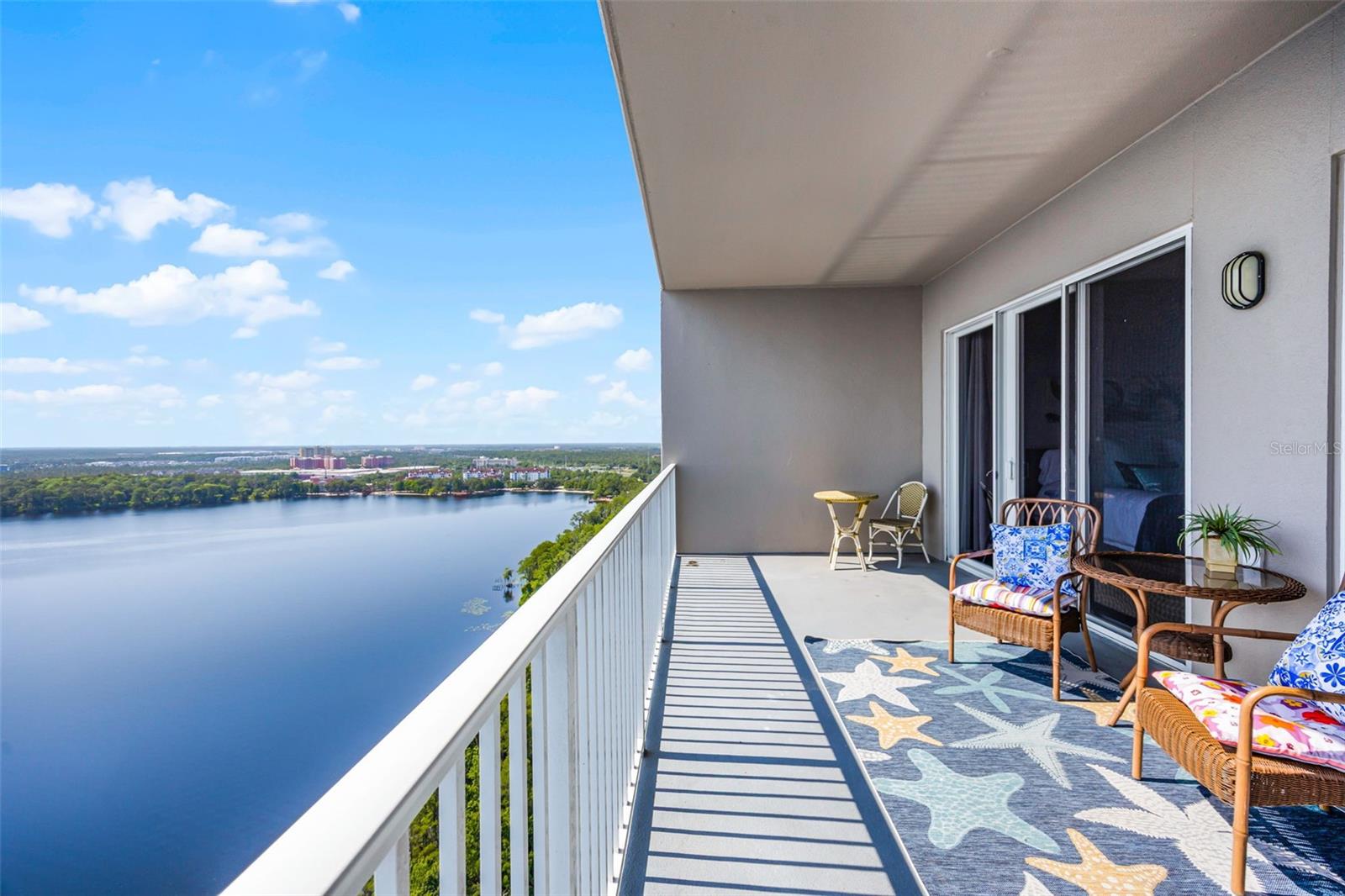 BLUE HERON BCH RESIDENCE TWR 02 CONDO - Residential