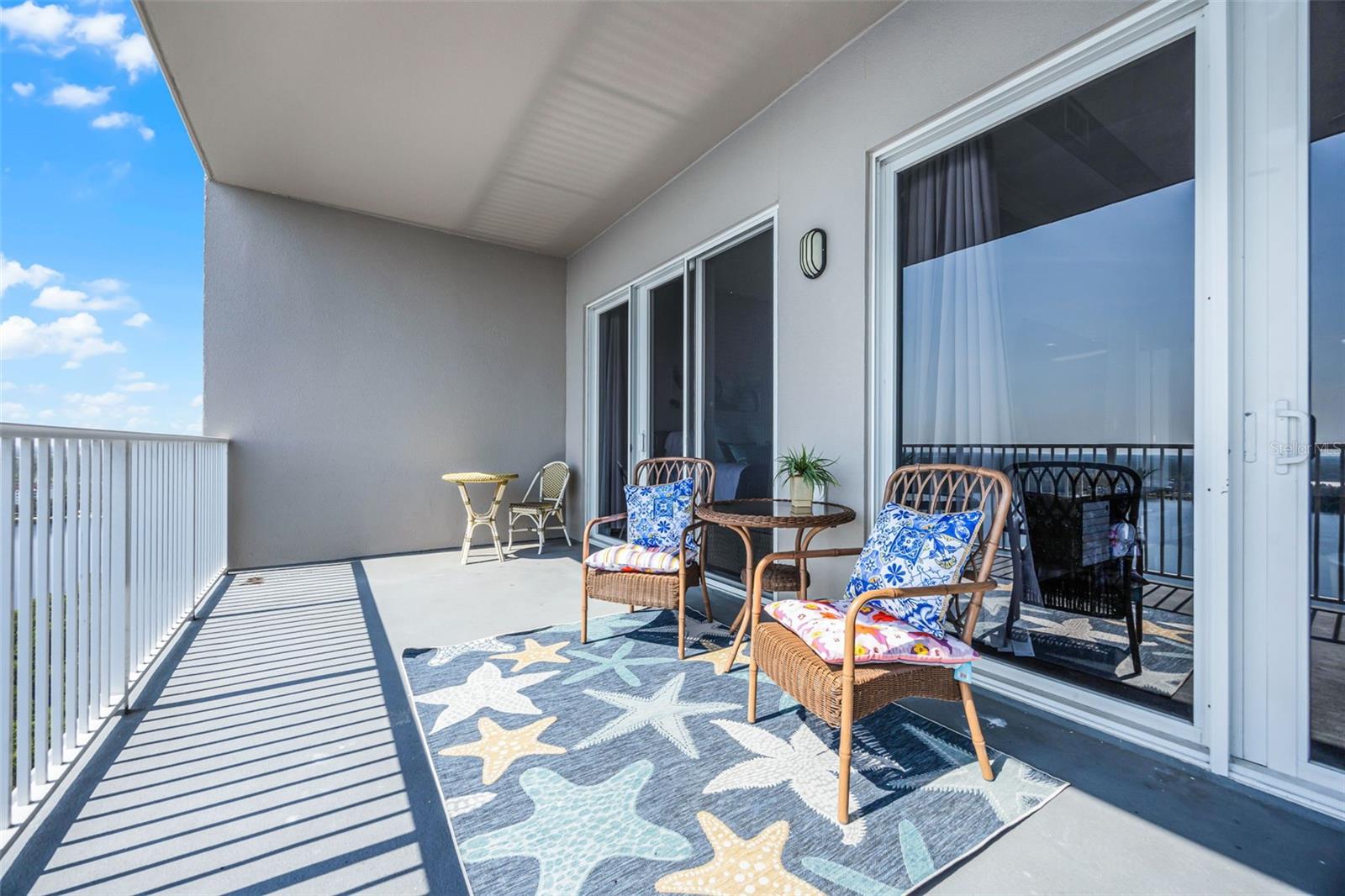 BLUE HERON BCH RESIDENCE TWR 02 CONDO - Residential