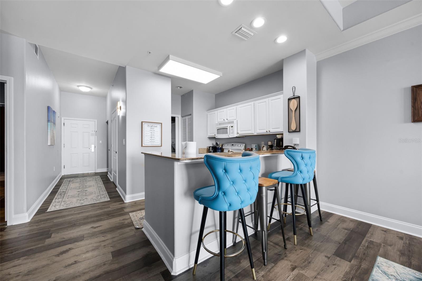 BLUE HERON BCH RESIDENCE TWR 02 CONDO - Residential