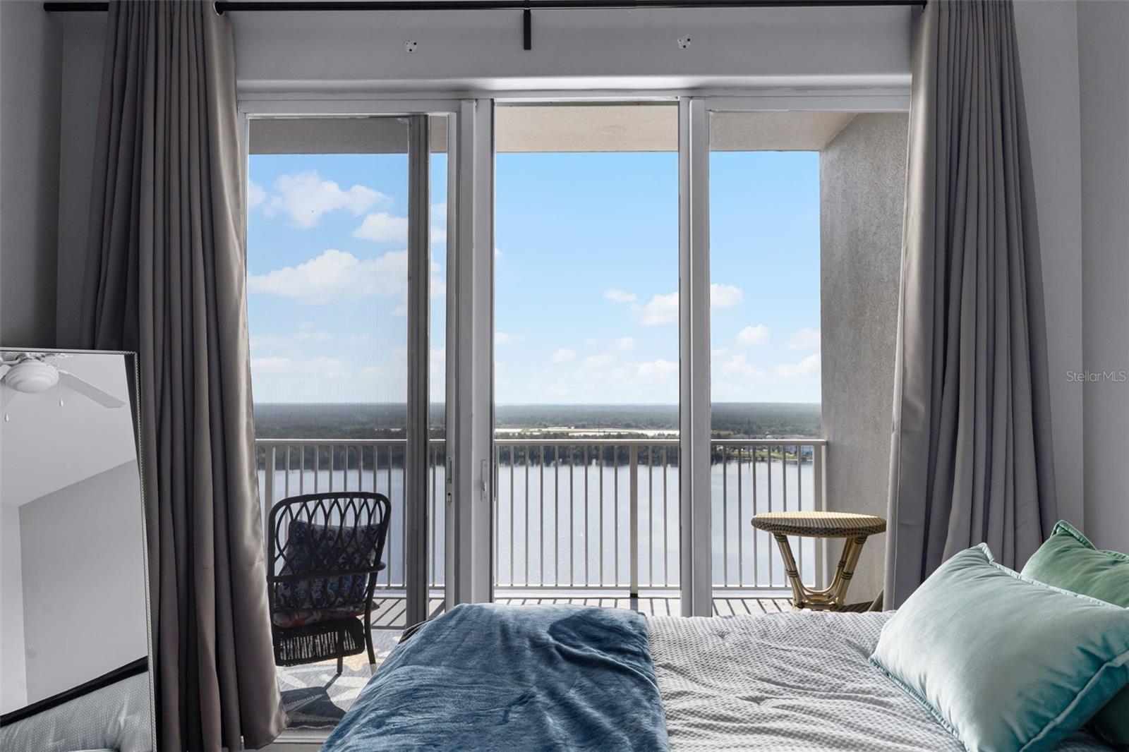 BLUE HERON BCH RESIDENCE TWR 02 CONDO - Residential