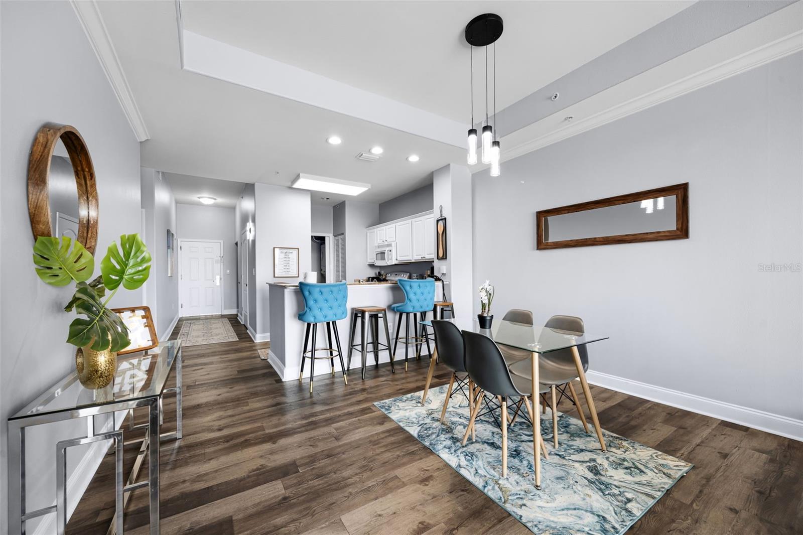 BLUE HERON BCH RESIDENCE TWR 02 CONDO - Residential