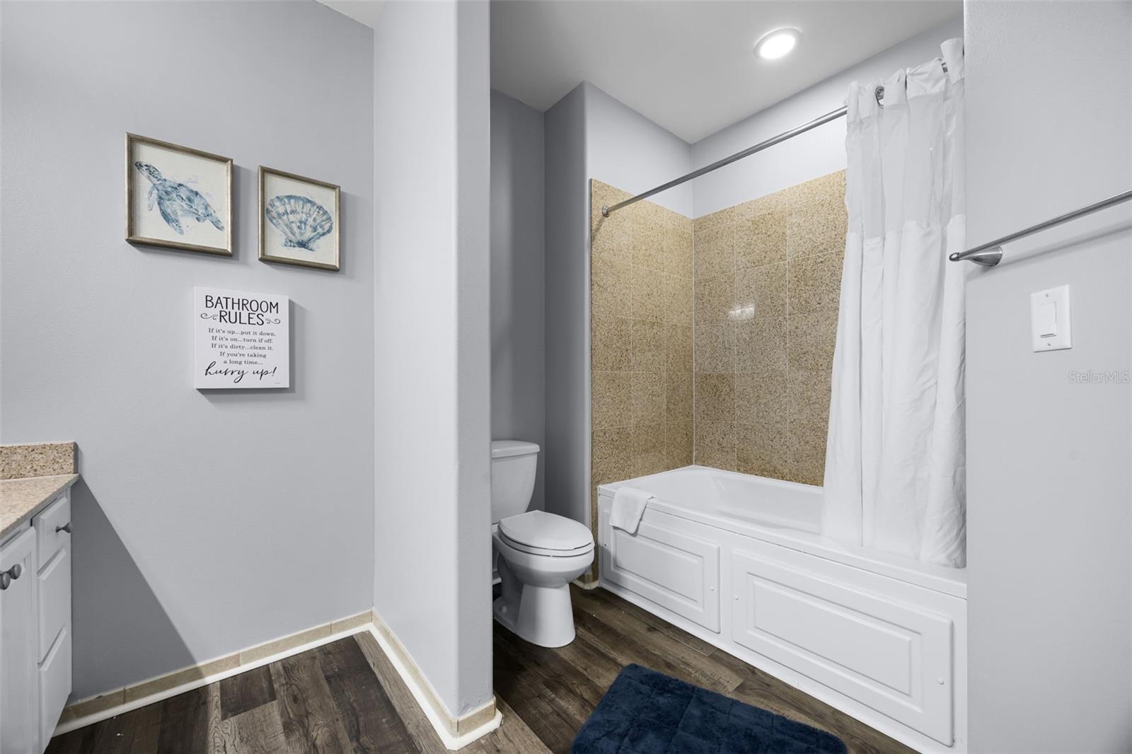 BLUE HERON BCH RESIDENCE TWR 02 CONDO - Residential