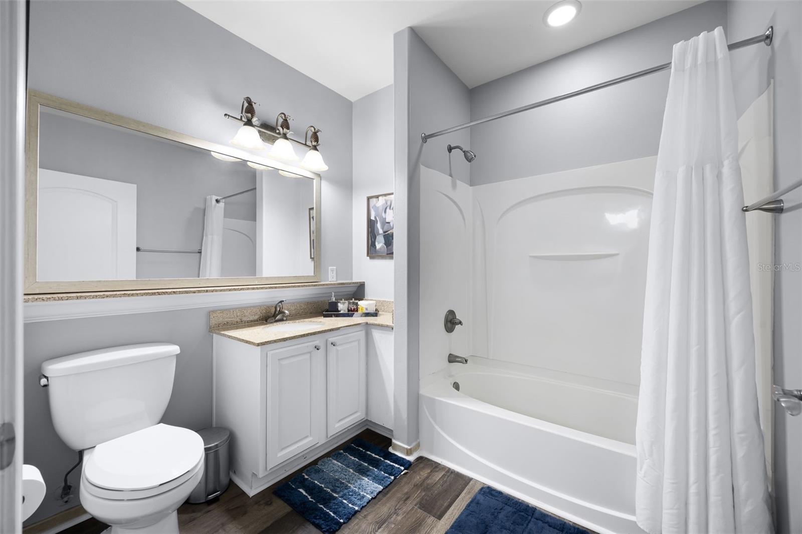 BLUE HERON BCH RESIDENCE TWR 02 CONDO - Residential