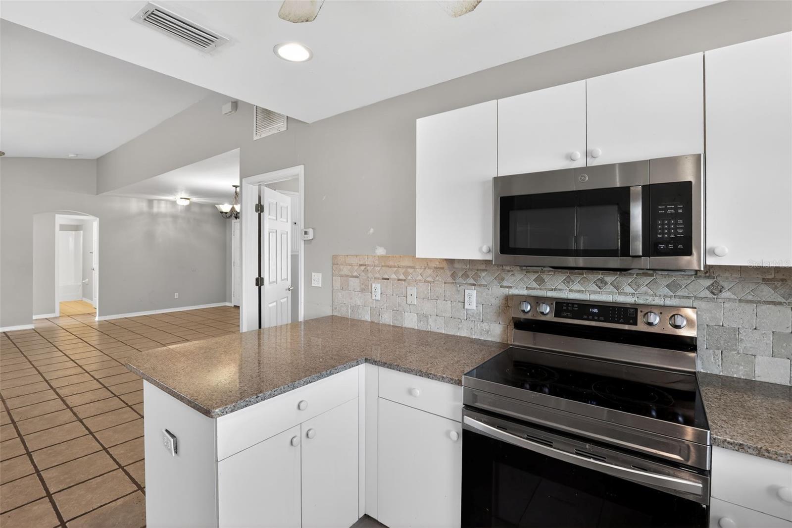 SAN CARLOS PARK - Residential